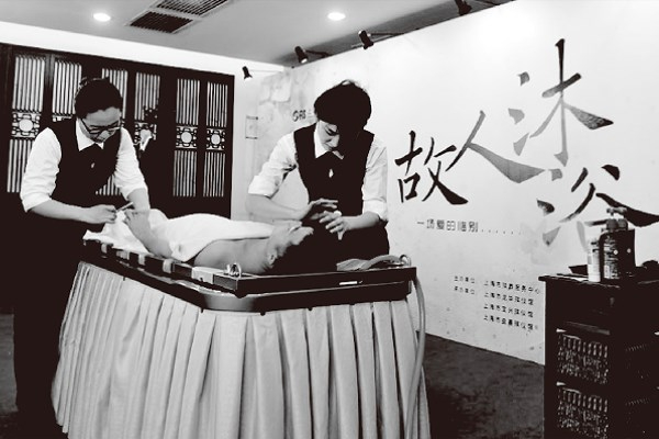 下半年灵车运送遗体会涨价吗（如何预订殡仪馆的灵车）